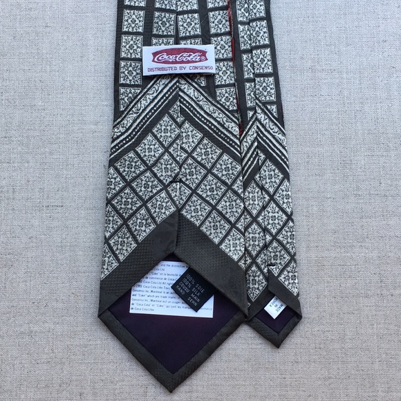 Bundle of 2 Coca Cola Silk Ties - Picture 6 of 12